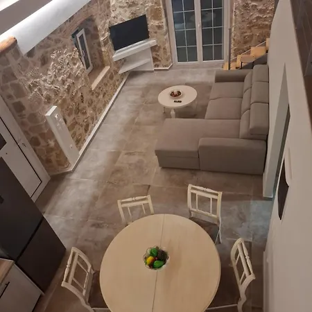 Konstantinos House *
