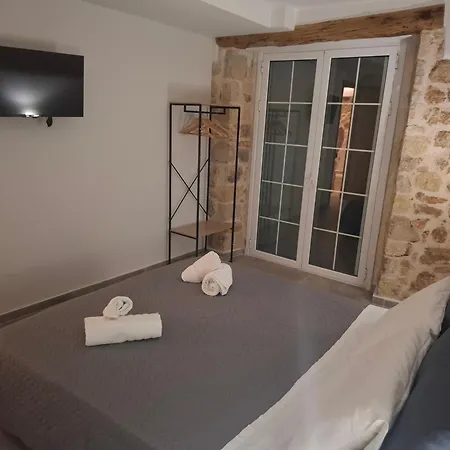 Konstantinos House *